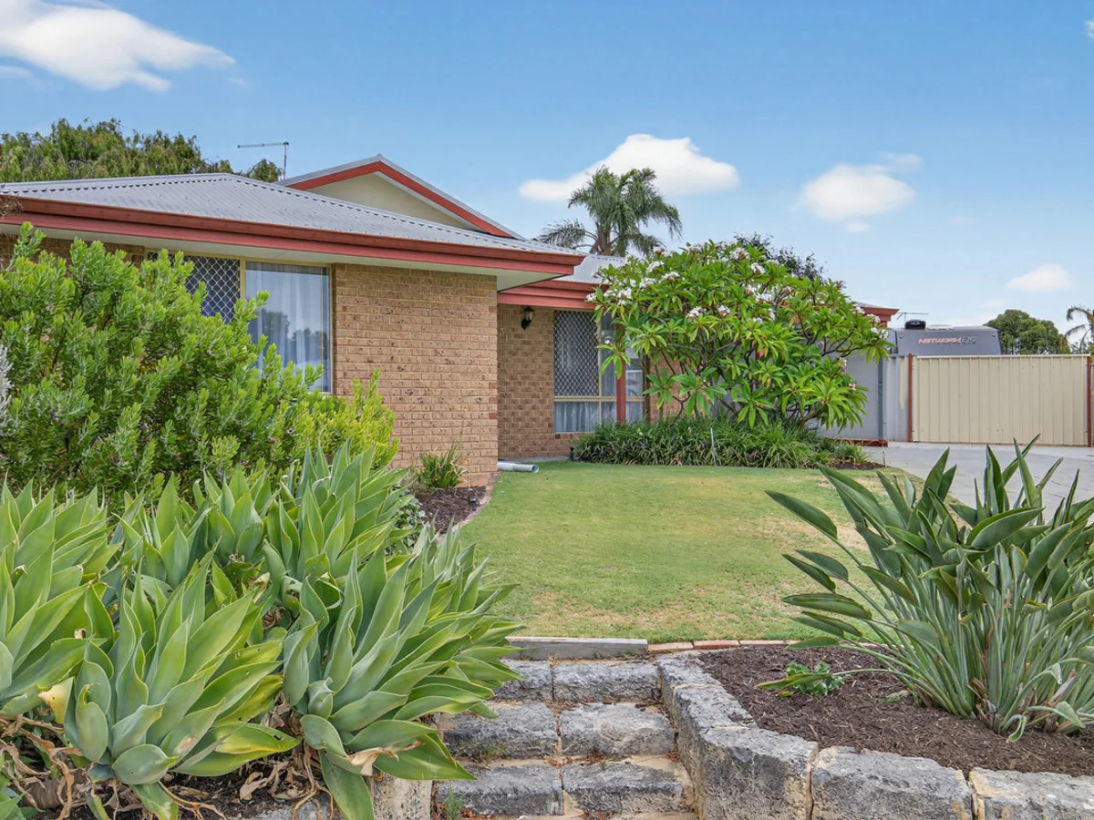 31 Allum Green (1/37)