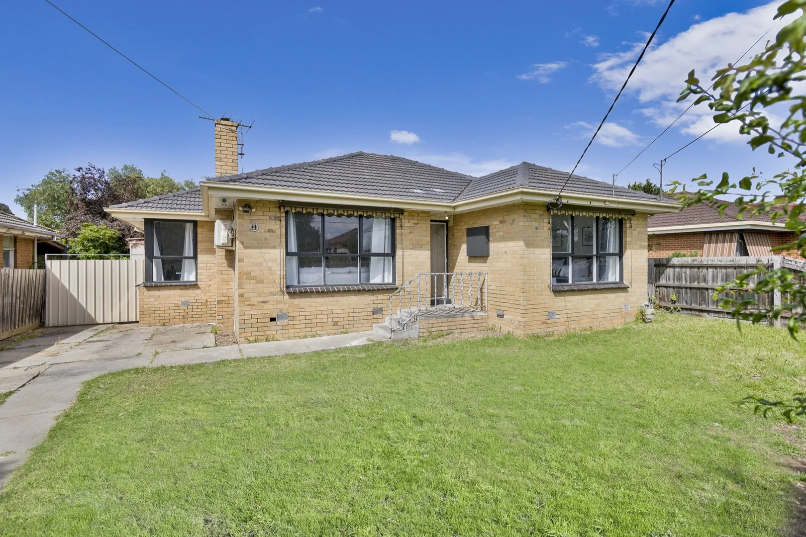 31 Huddersfield Road (1/1)