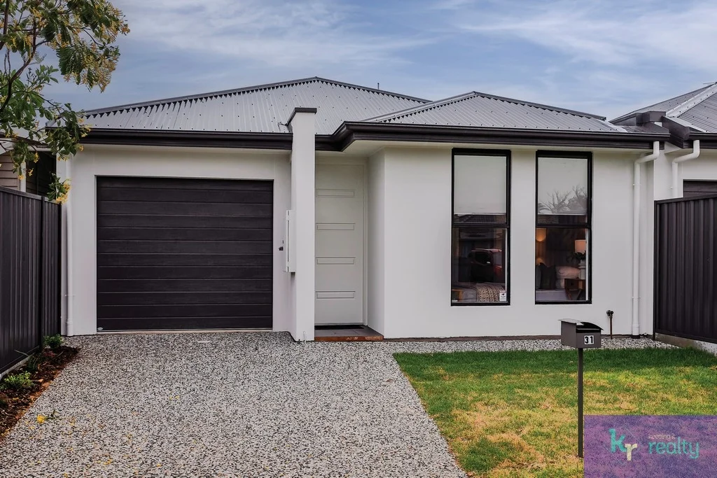 31 Stirling Crescent (1/1)