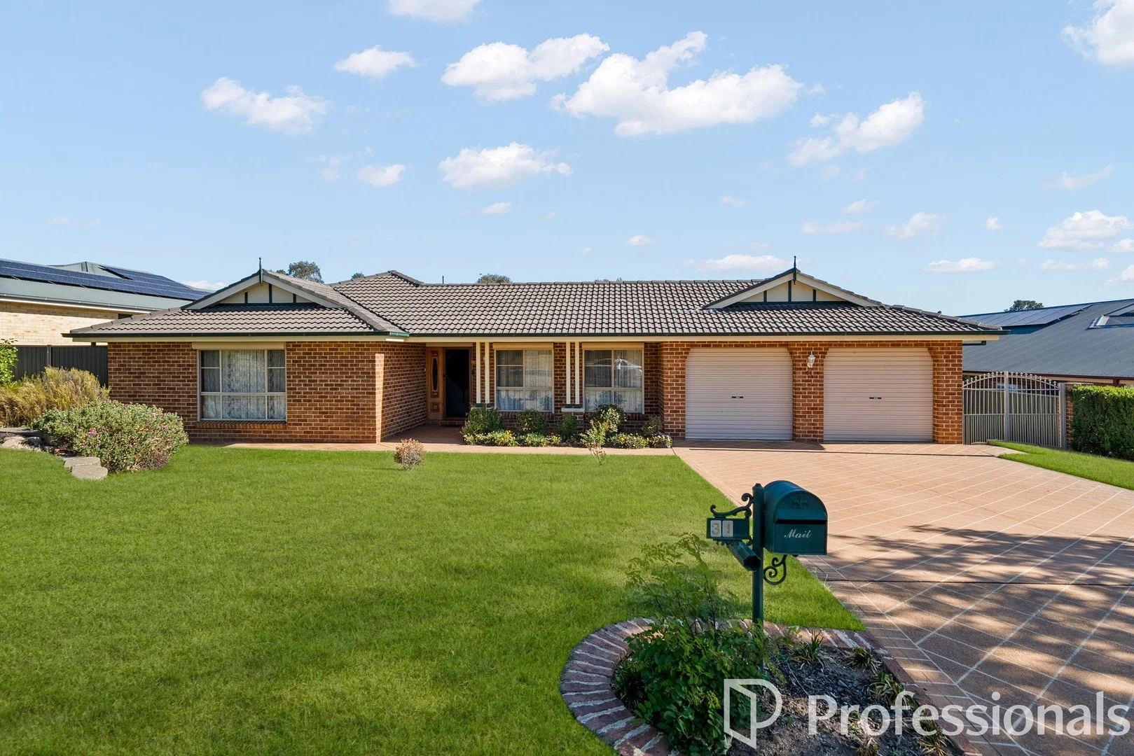 31 Willow Drive (1/1)