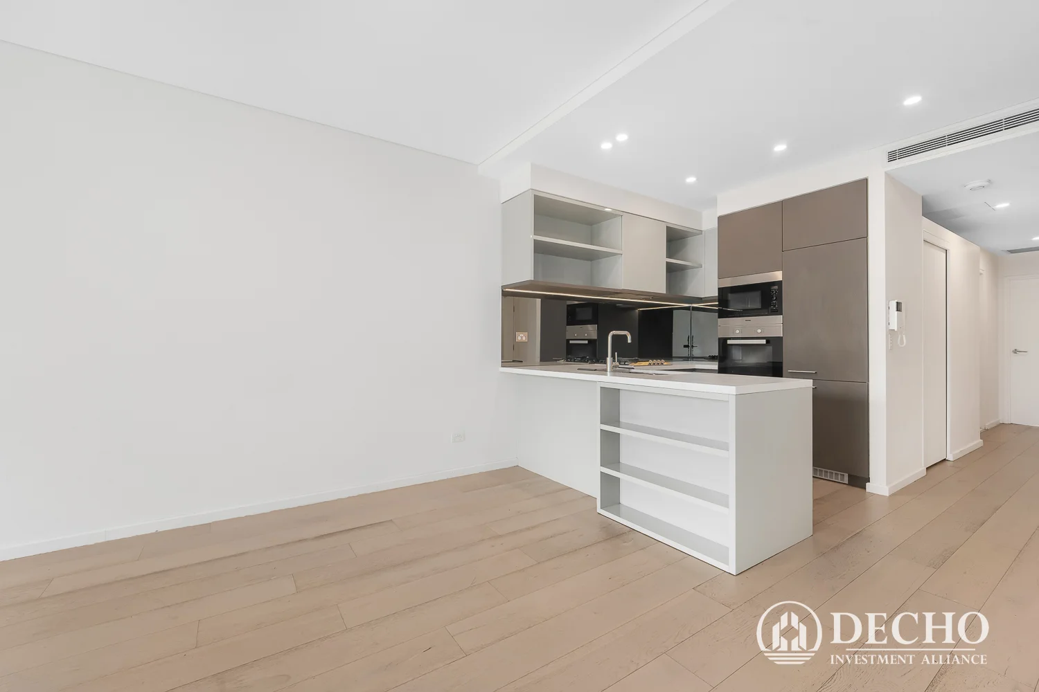 310/52 Alice Street (1/17)