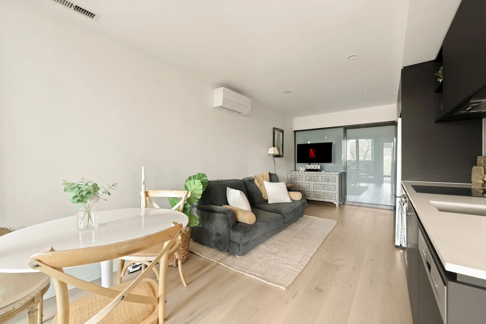 312/83 Cooyong Street (1/22)