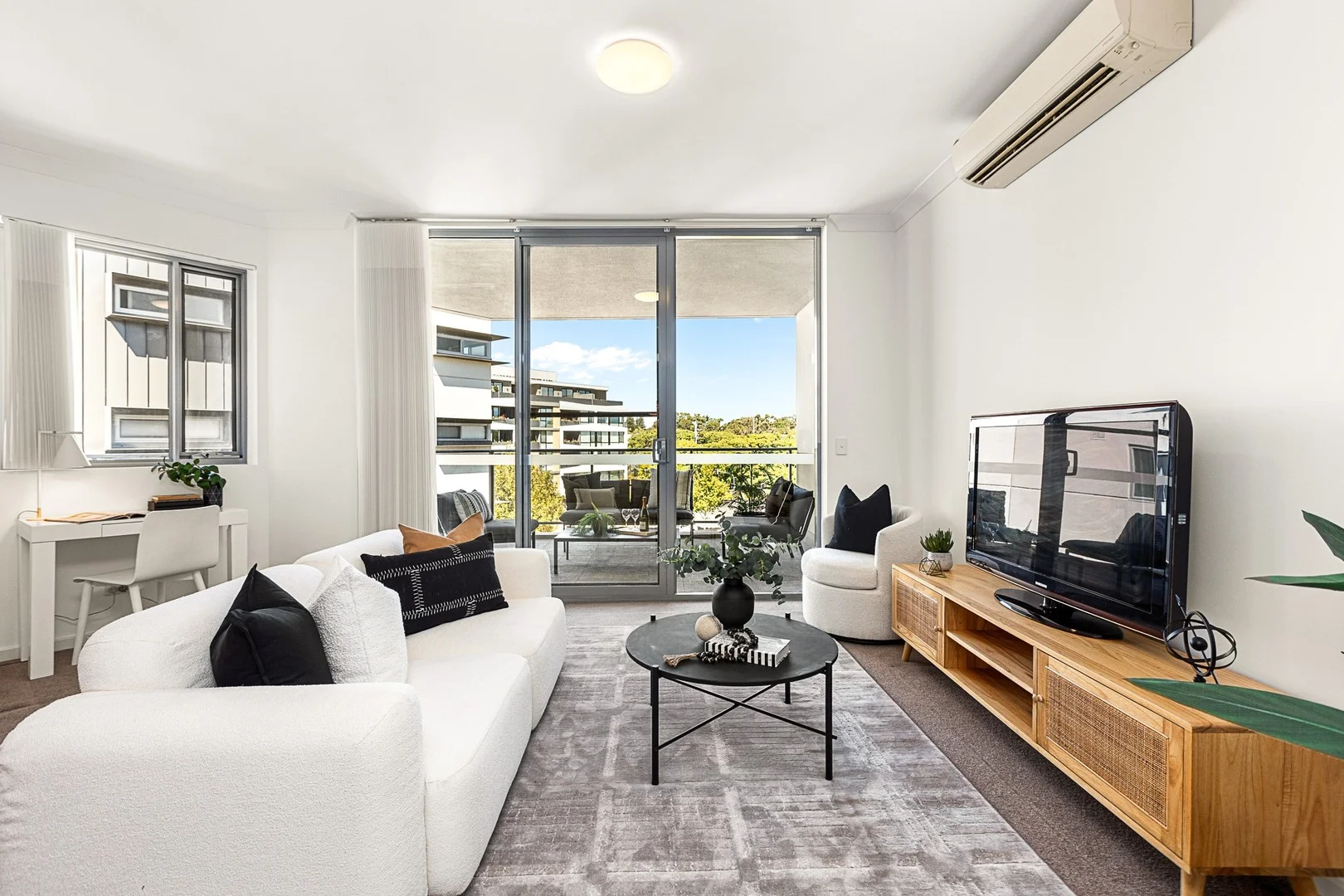 313/2 Wembley Court (1/34)