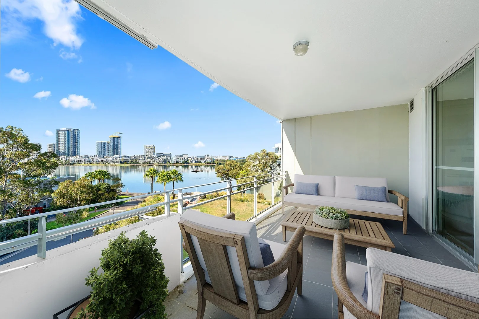 314/3 Amalfi Drive (1/9)