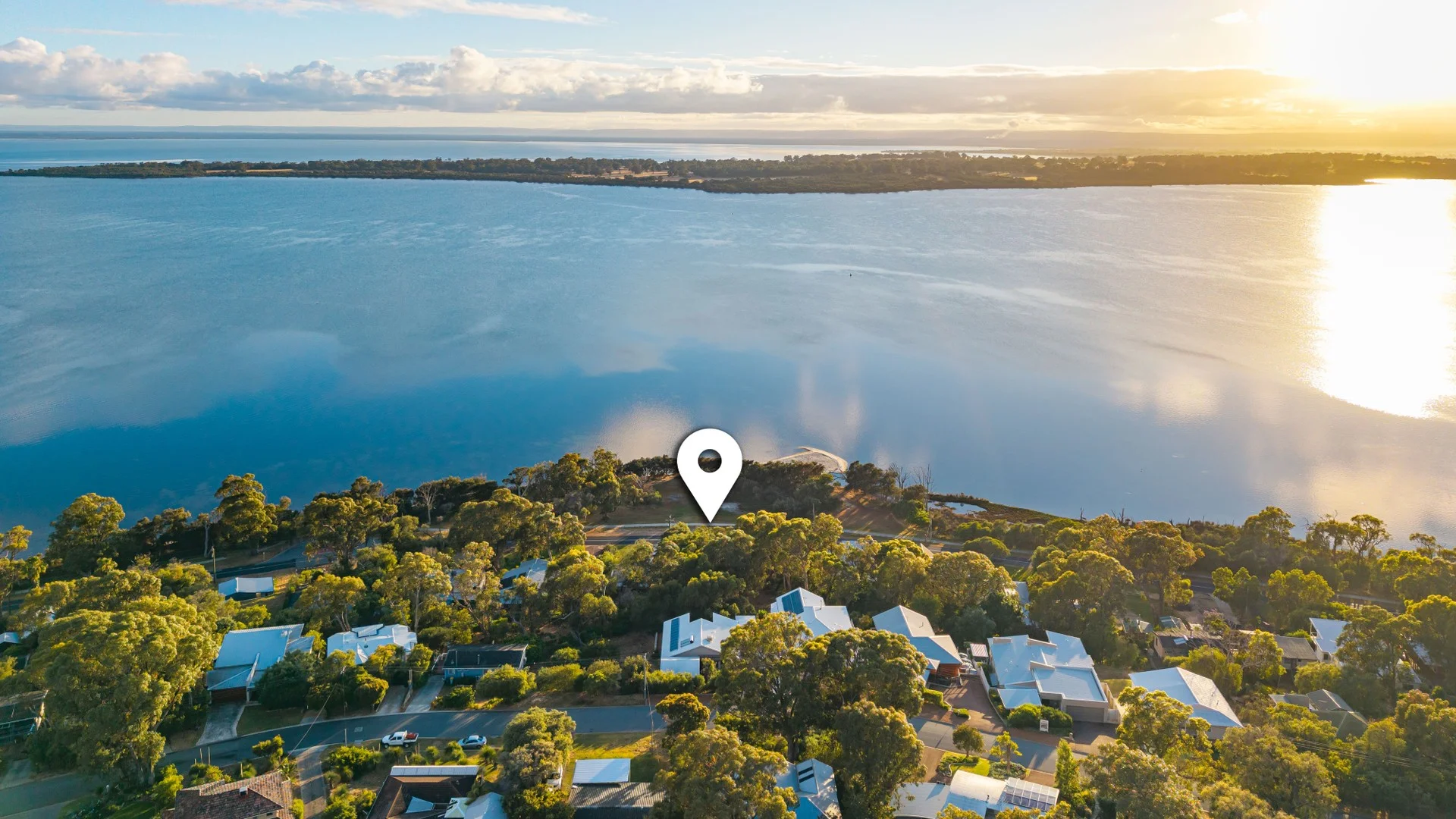 318 Estuary Road (1/9)