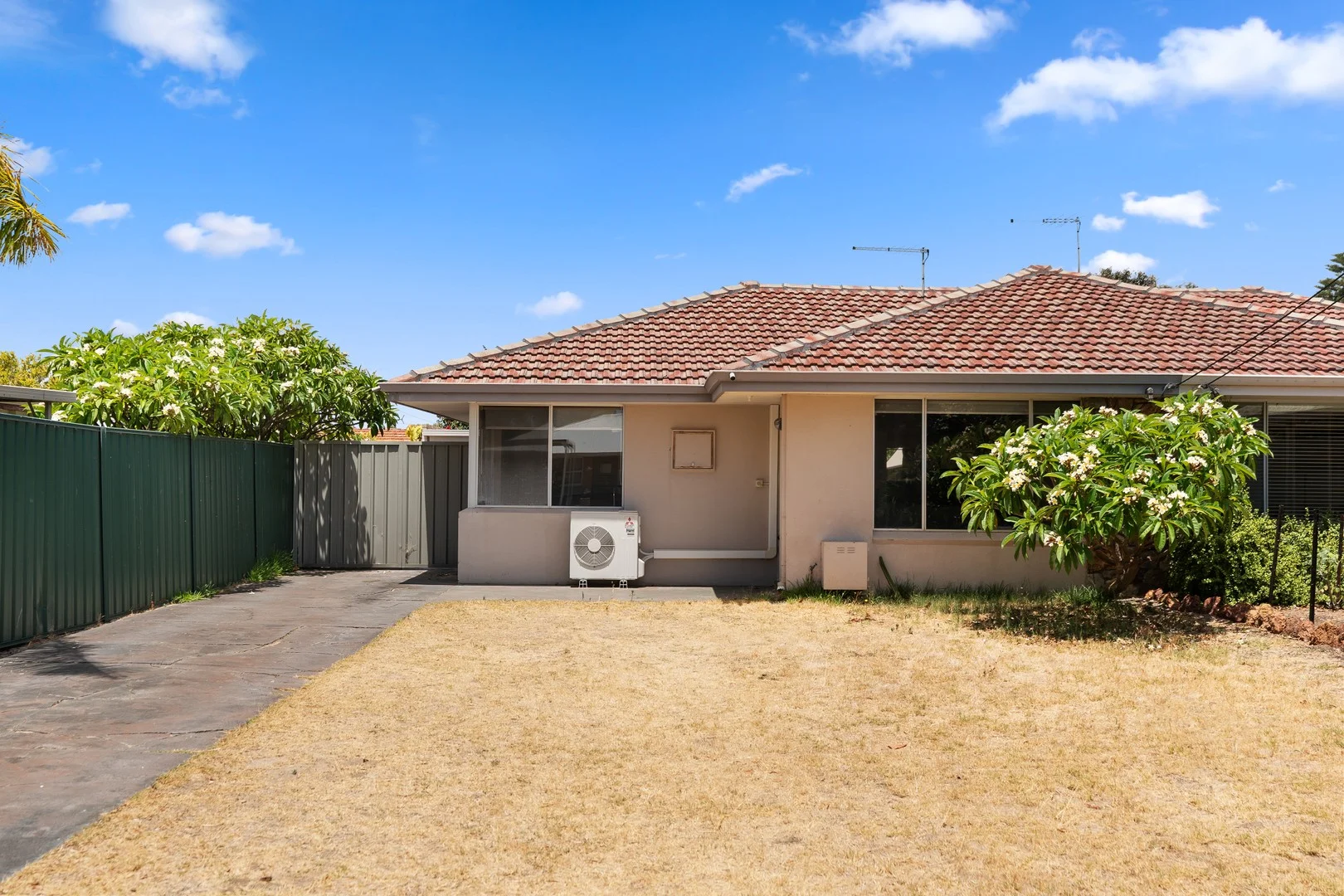 31b Langley St (1/30)