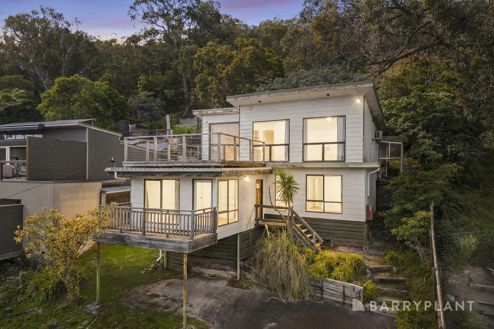 32 Bayview Crescent (1/1)
