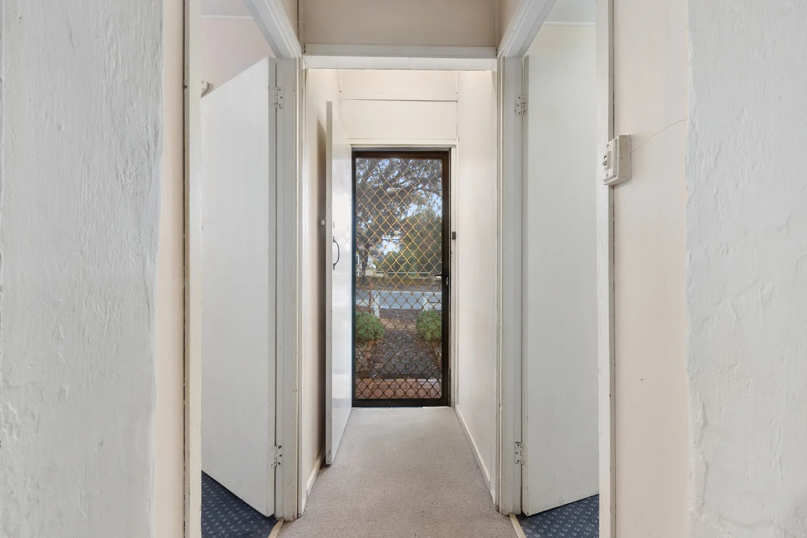 32 Diagonal Road - Image 5
