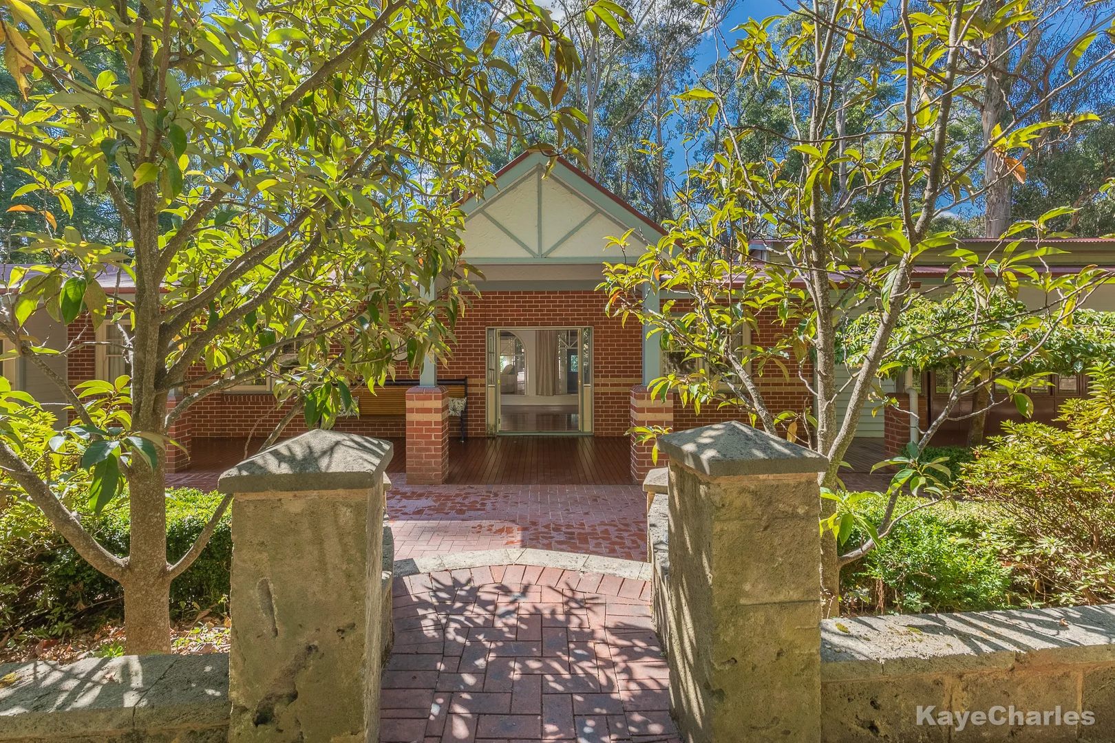 32 Emerald-Monbulk Road