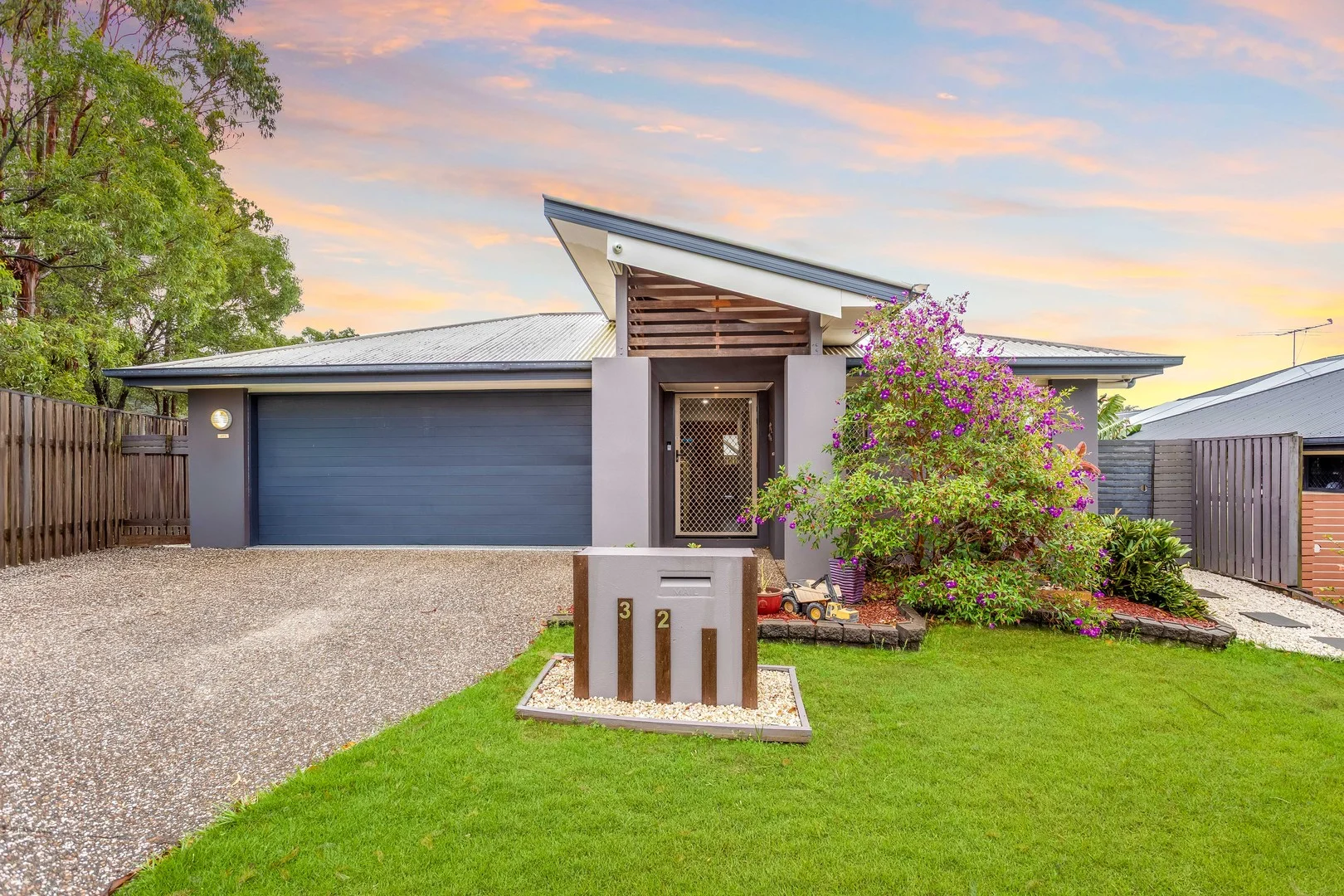 32 Lilly Crescent (1/29)