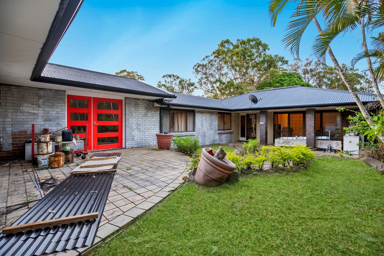 32 Mirambeena Drive (1/23)