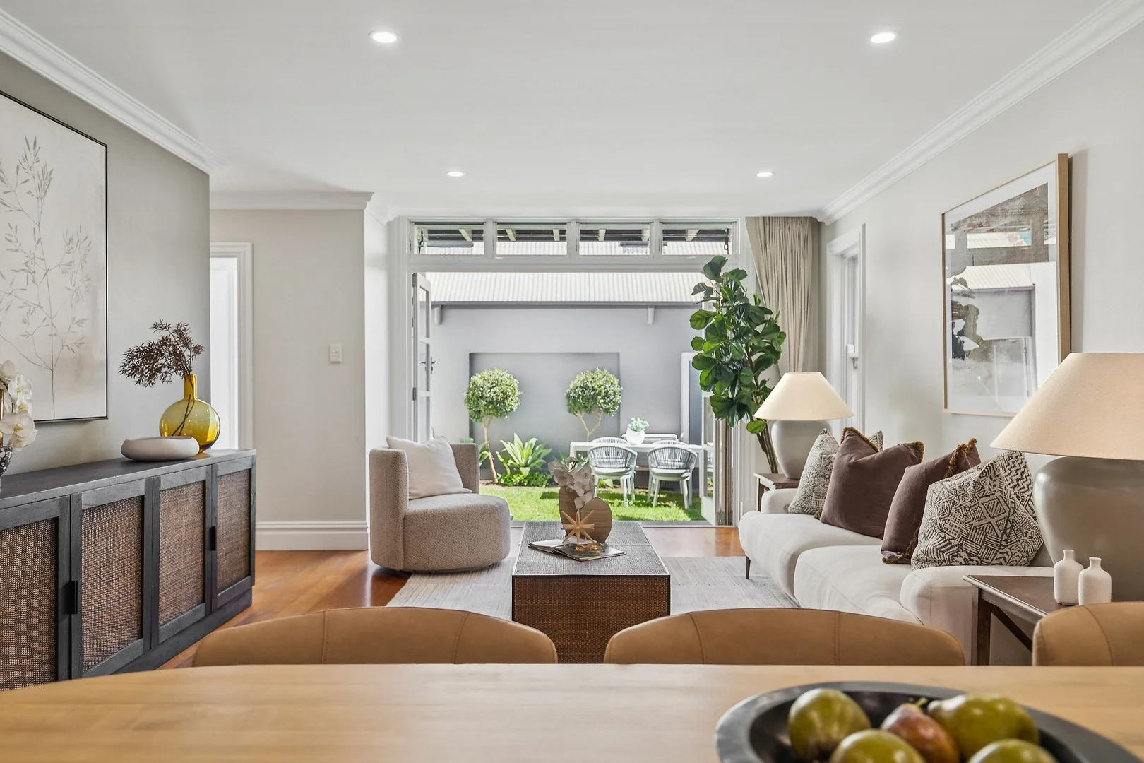 32 Mitchell Street (1/18)