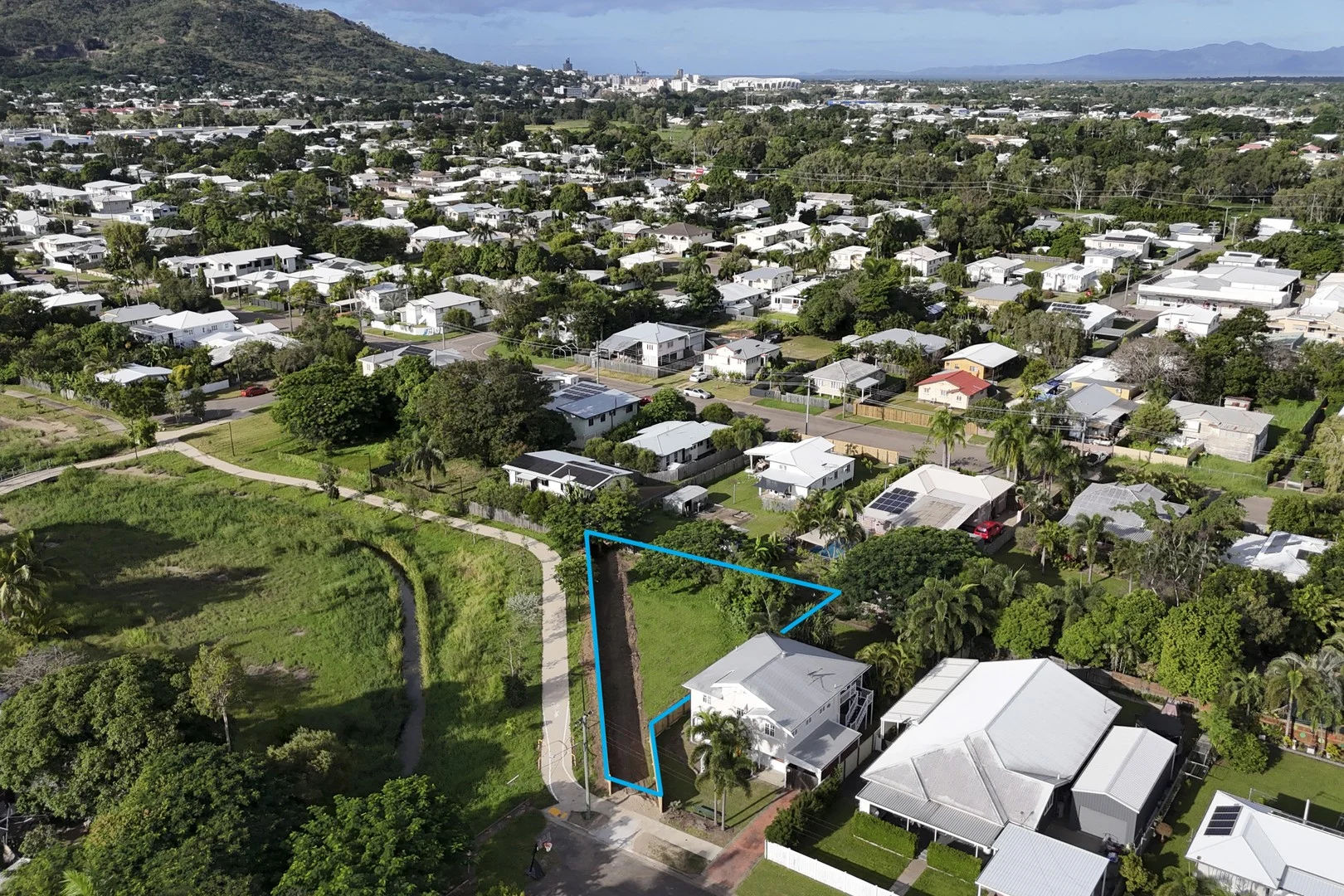 32 PEGNALL STREET (1/3)