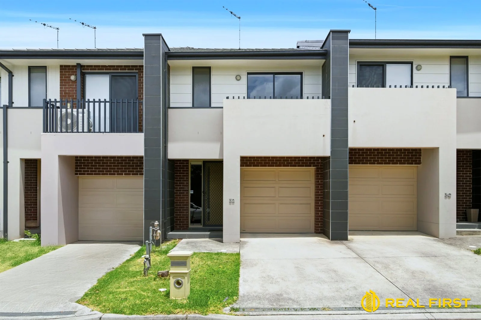32 St Charbel Way (1/14)