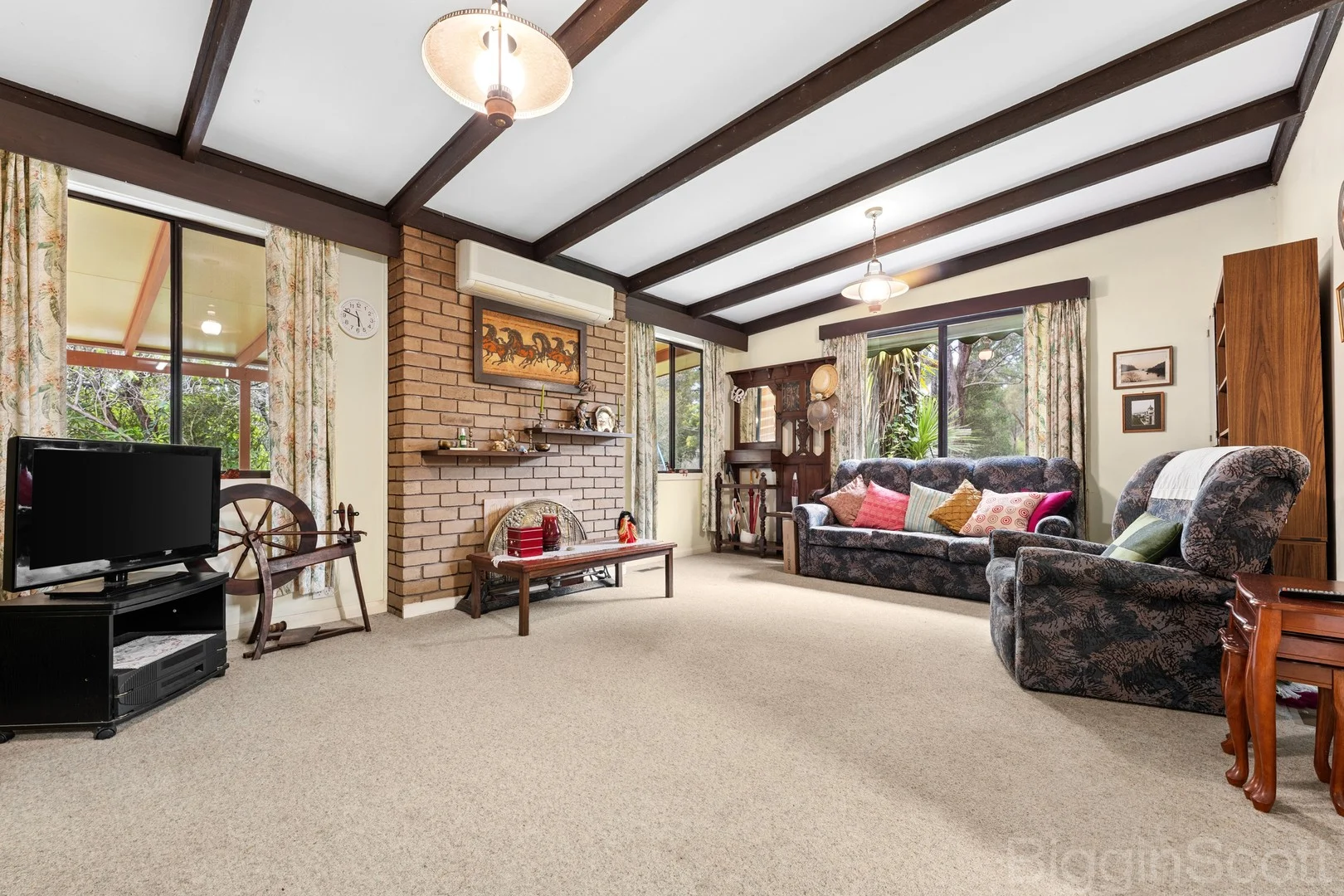 32 Western Avenue (1/21)