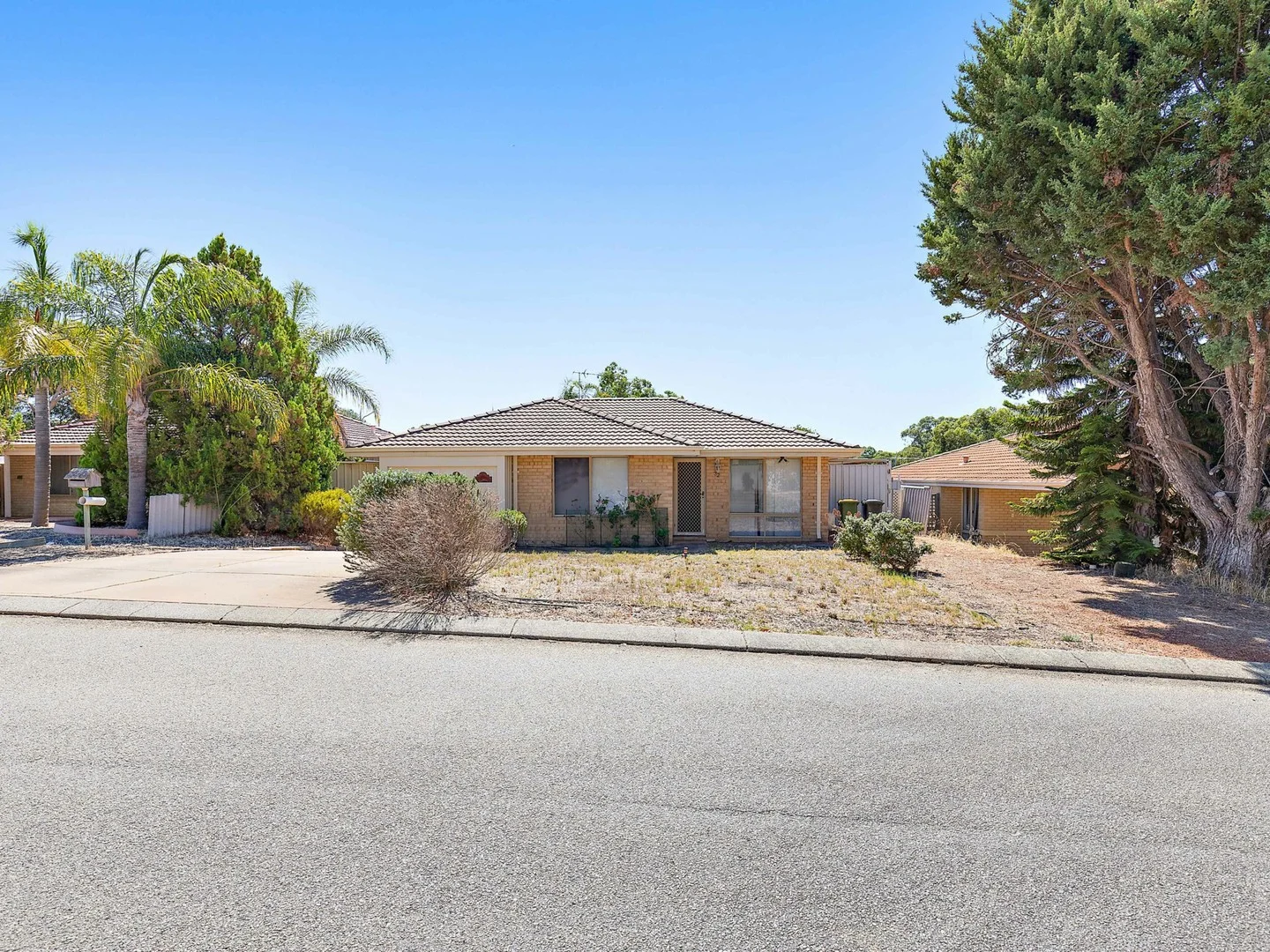 32 Whitebread Way (1/21)