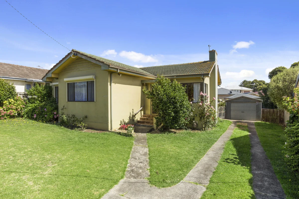 320 Raglan Parade (1/9)