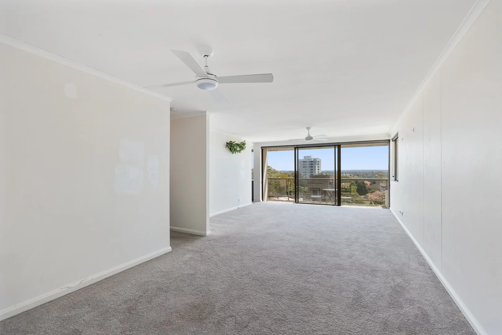 33/192 Ben Boyd Road (1/9)