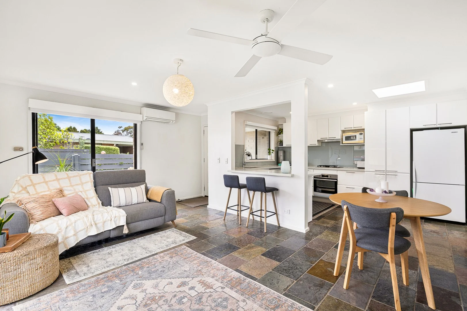 33/310 Warrigal Road (1/11)