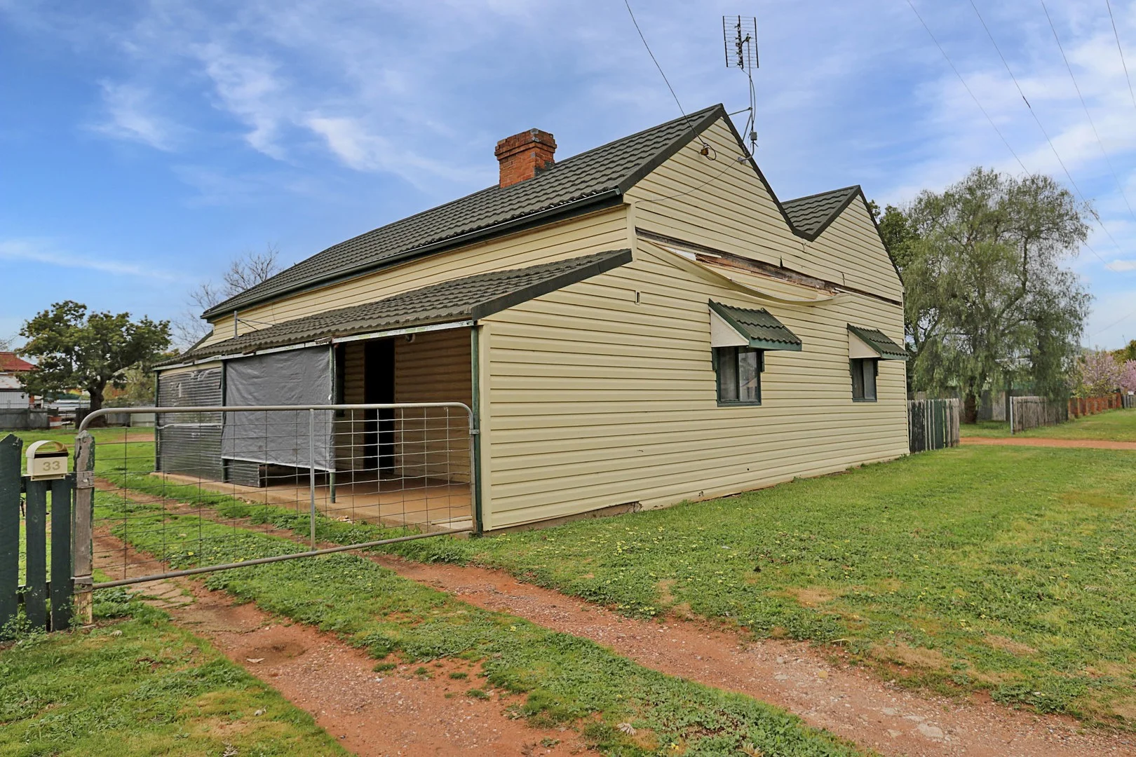 33 Ashton Street (1/1)