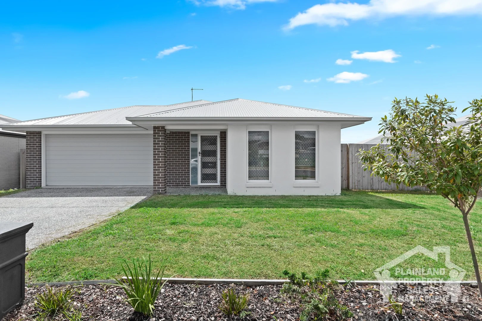 33 Barcoo Drive (1/11)