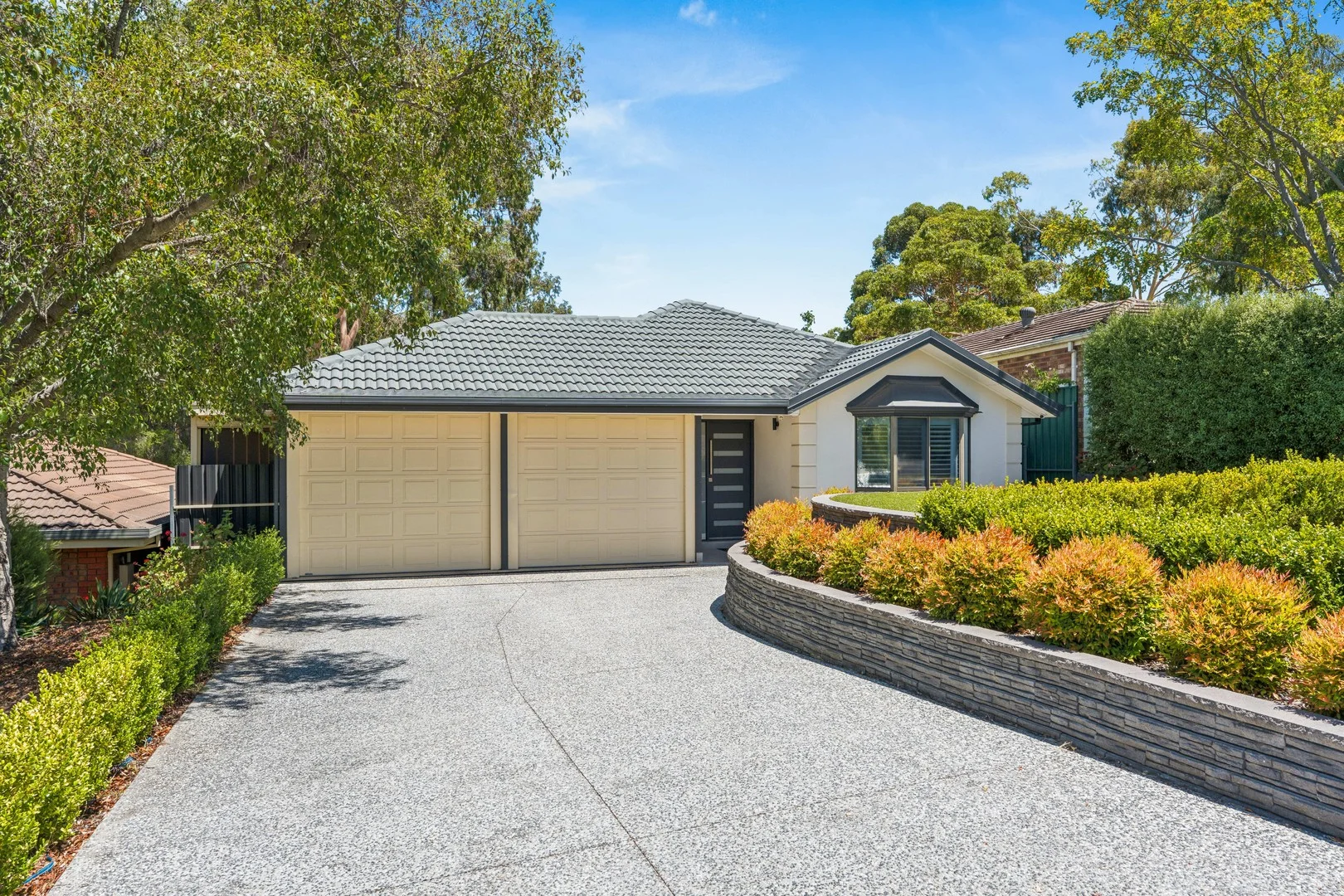 33 Emerald Street (1/24)