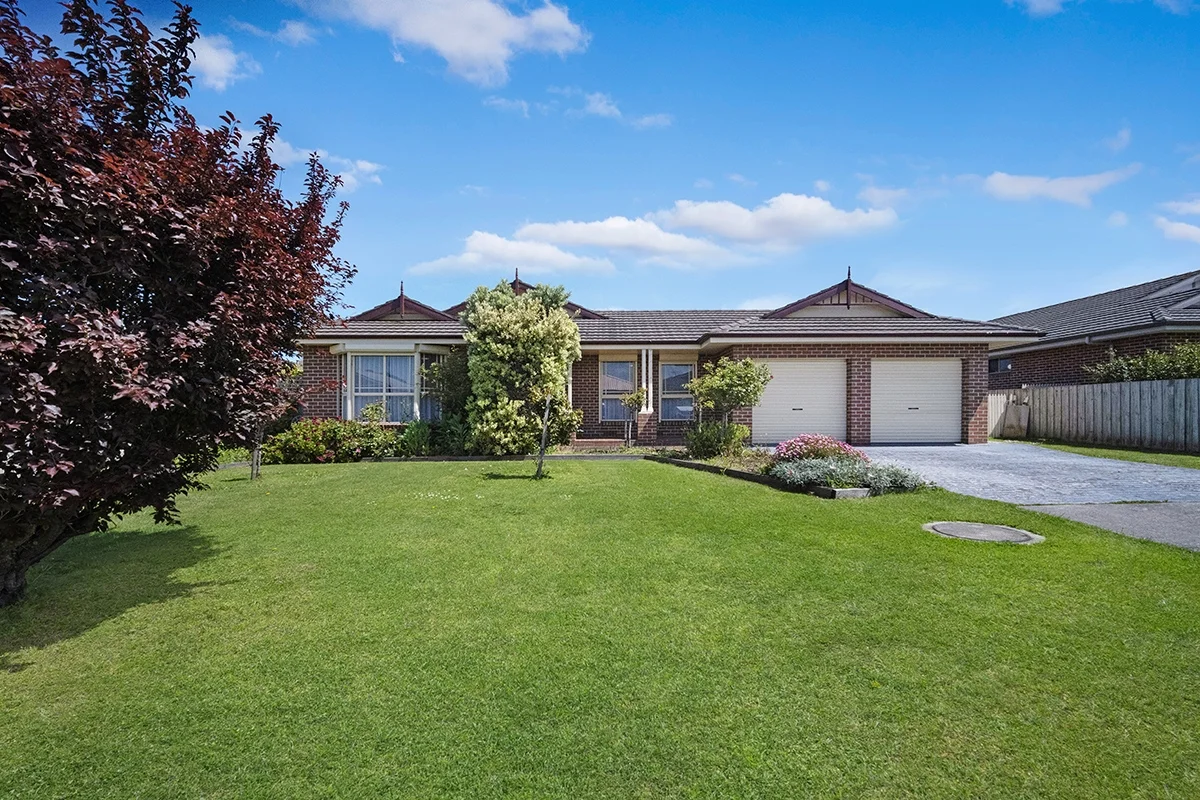 33 Evelyn Crescent (1/17)