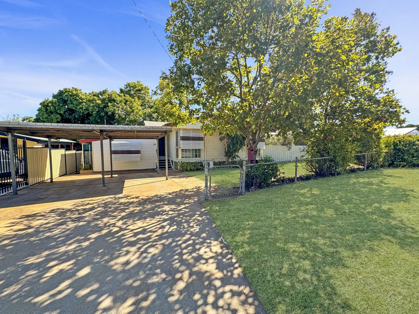 33 Hercules Road (1/18)