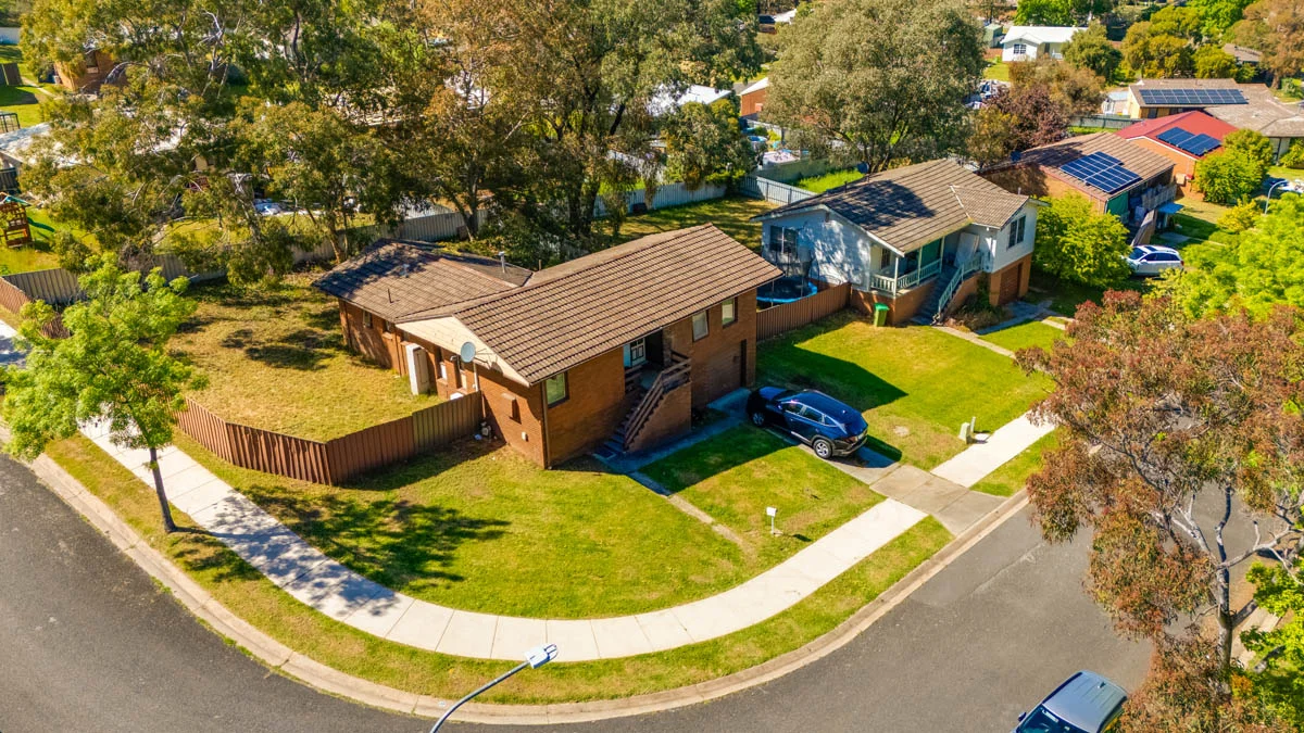 33 Hibiscus Crescent (1/4)