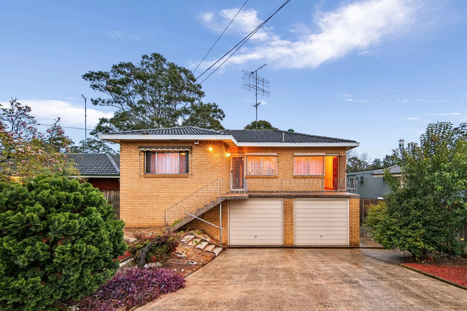 33 Links Avenue (1/1)