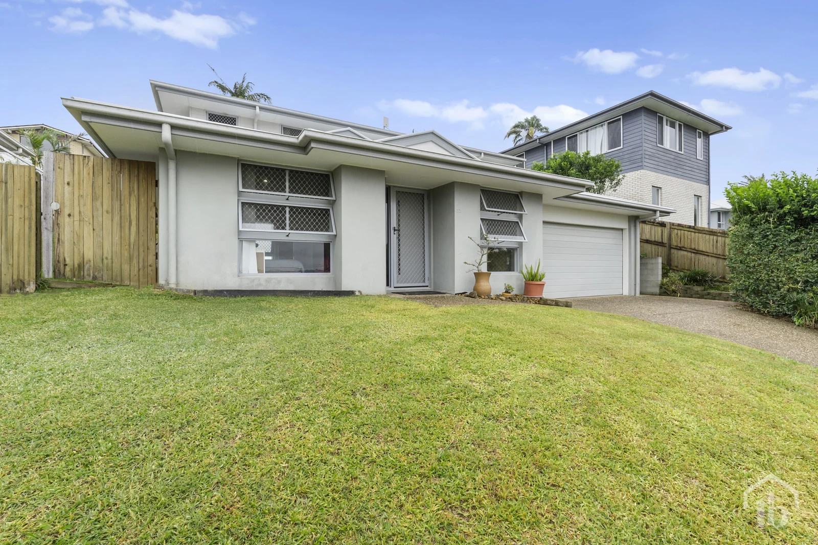 33 Snowgum Drive (1/13)