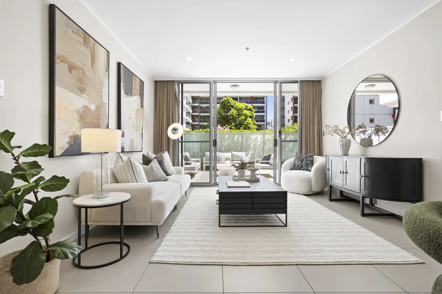 332/4 Lachlan Street (1/12)