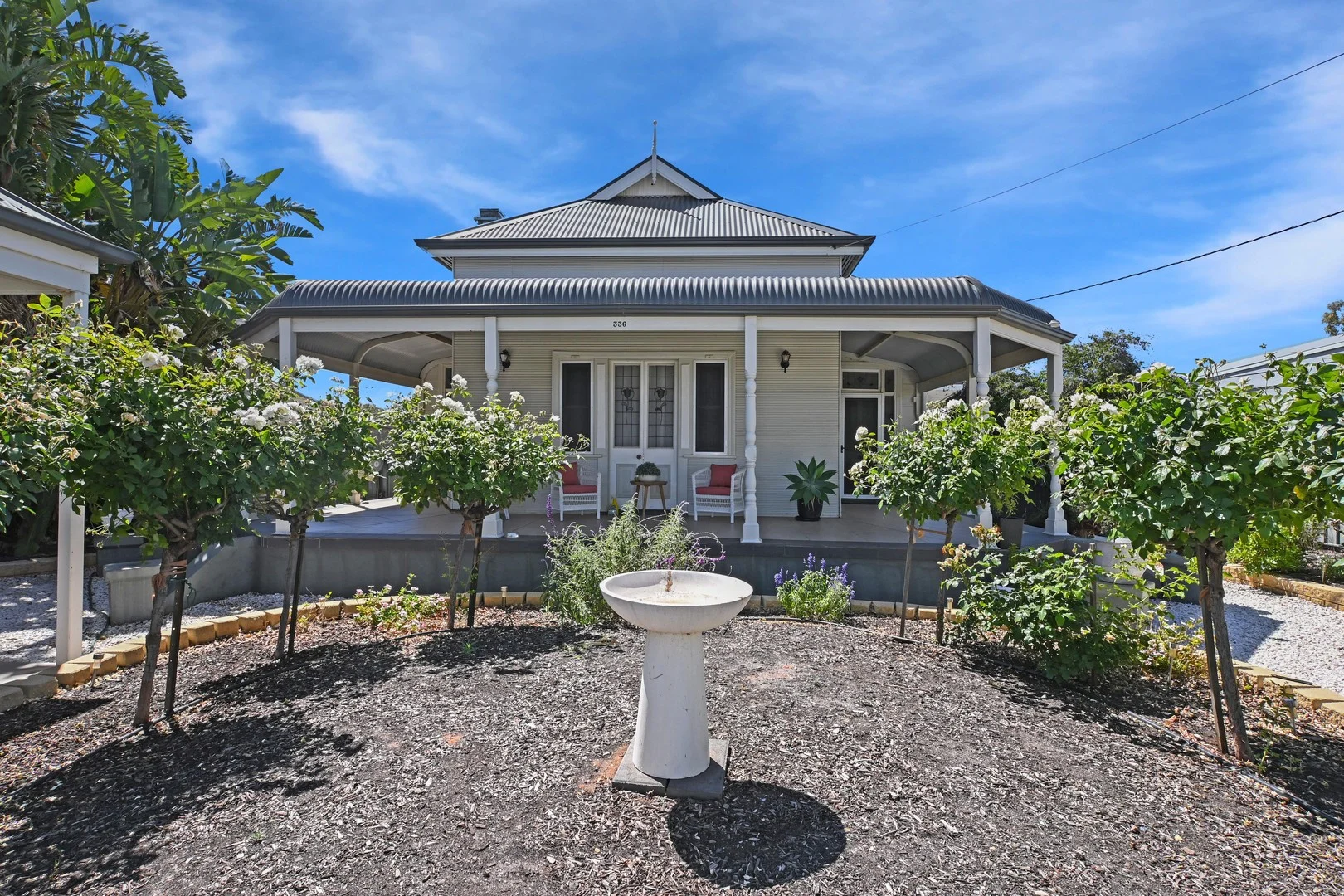 336 Wolfram Street (1/18)