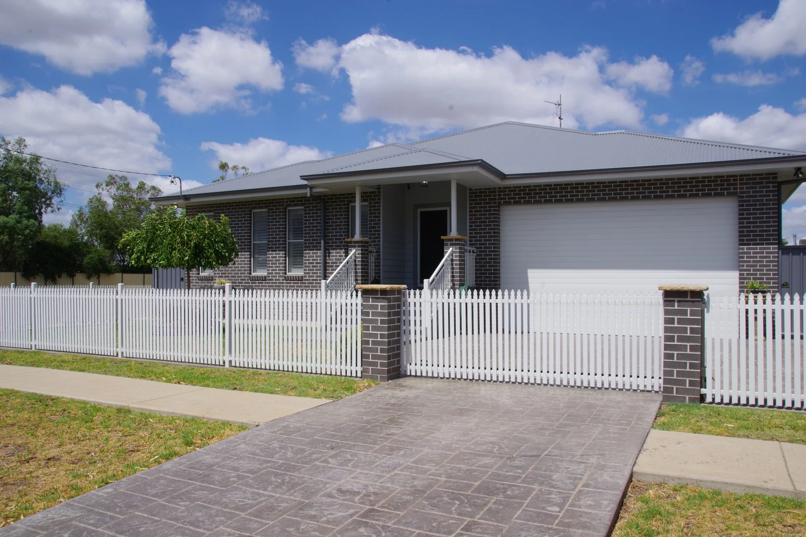 33A Nandewar Street (1/1)