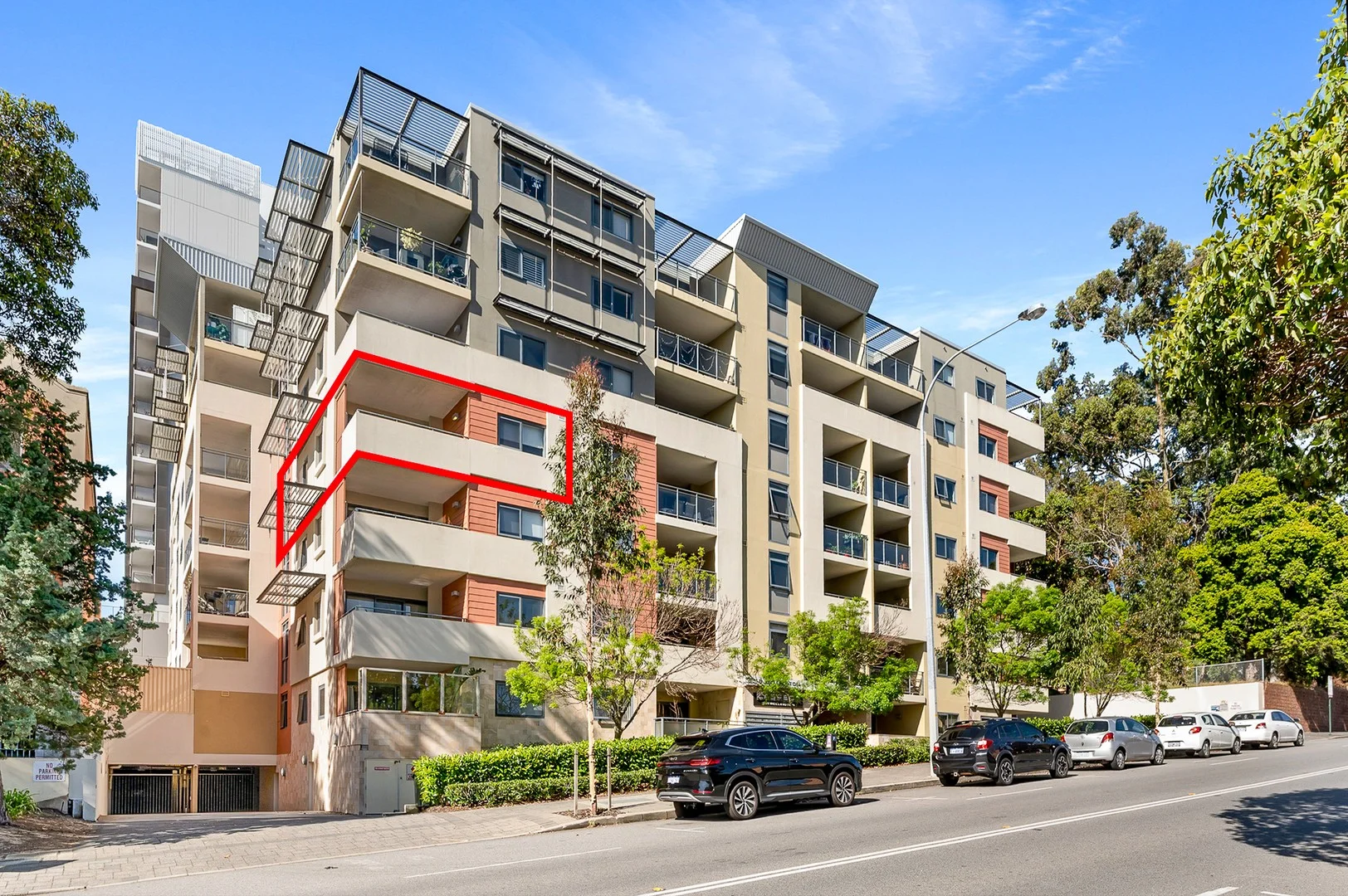 34/18 Wellington Street (1/17)