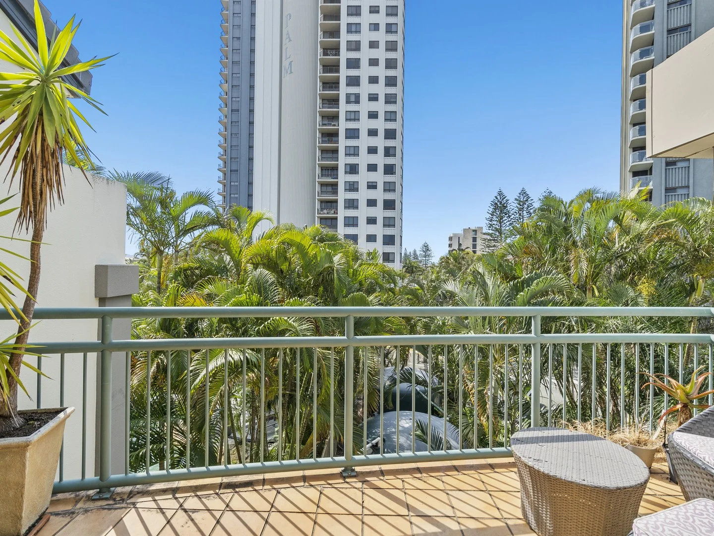 34/955 Gold Coast Highway (1/15)