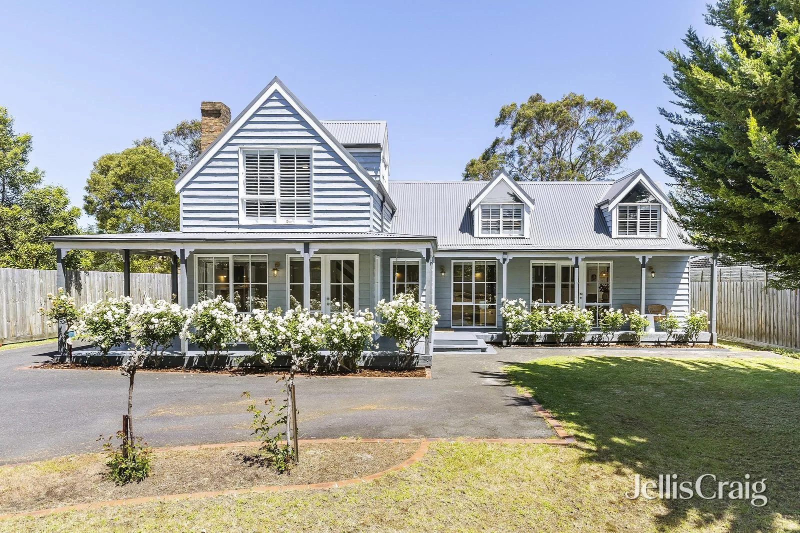 34 Bartlett Street (1/13)