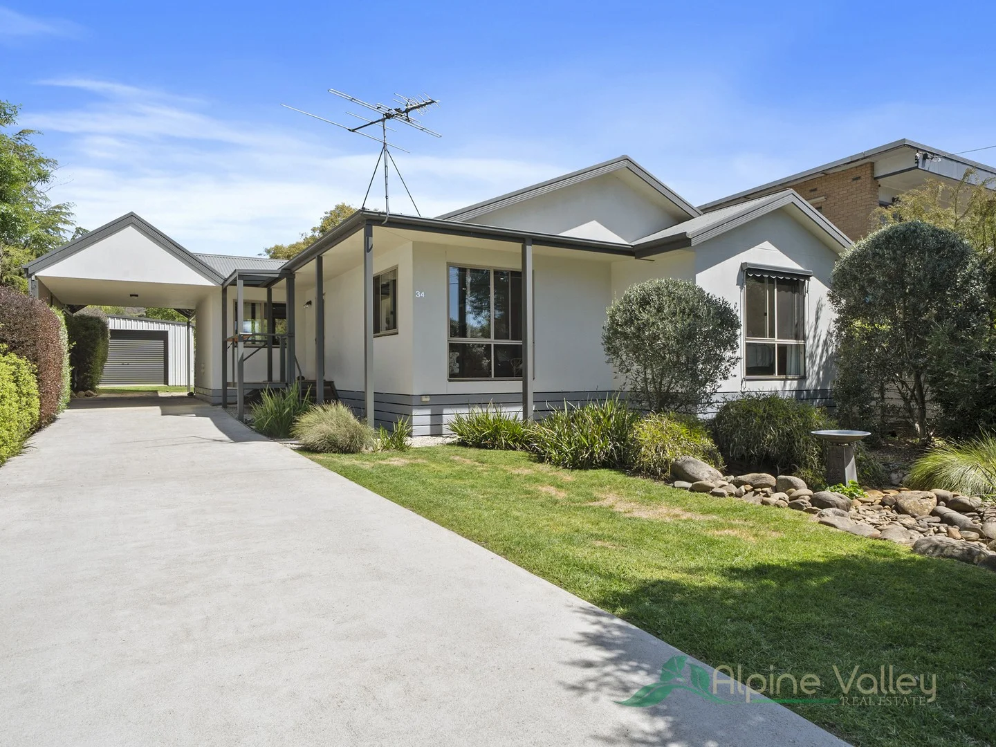 34 Freeburgh Avenue (1/17)