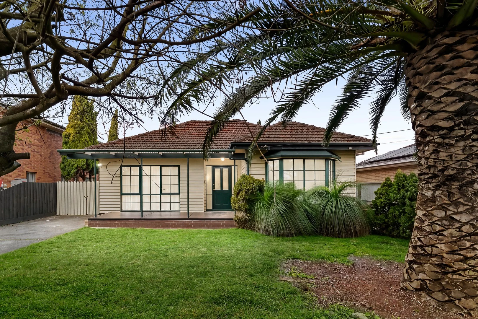 344 Huntingdale Road - Image 1