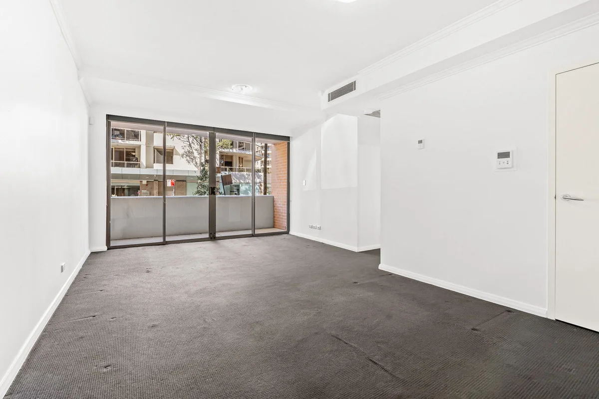 347/9 Crystal Street (1/6)