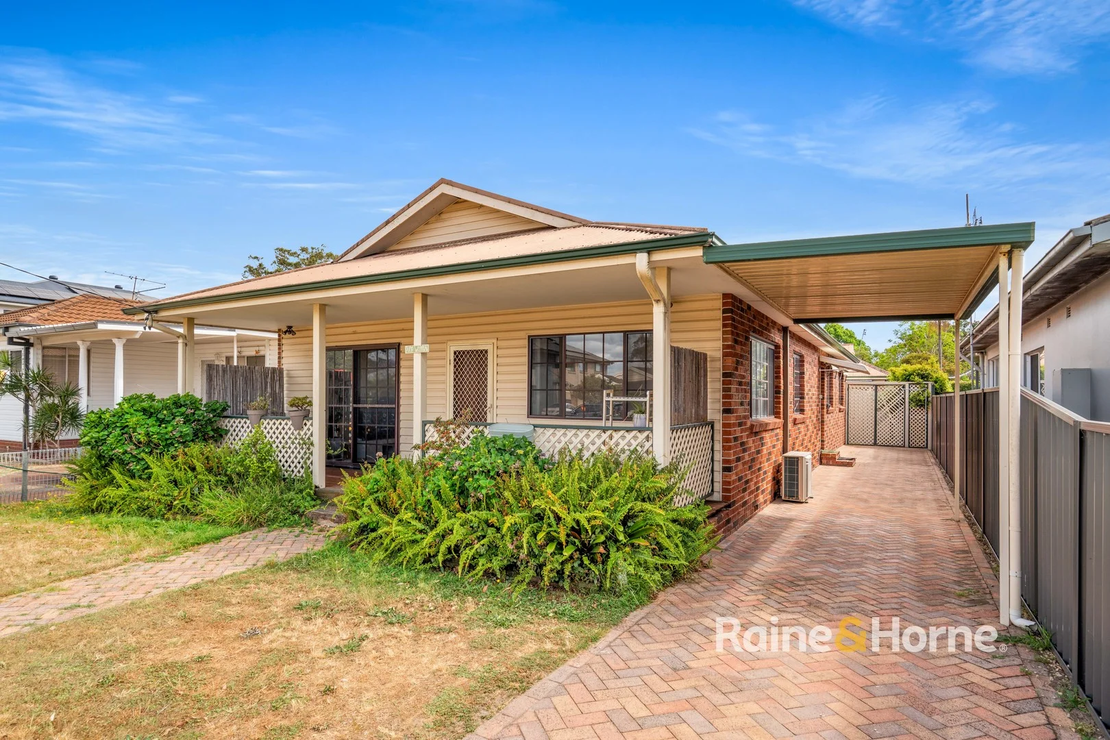 35 Birdwood Avenue (1/16)