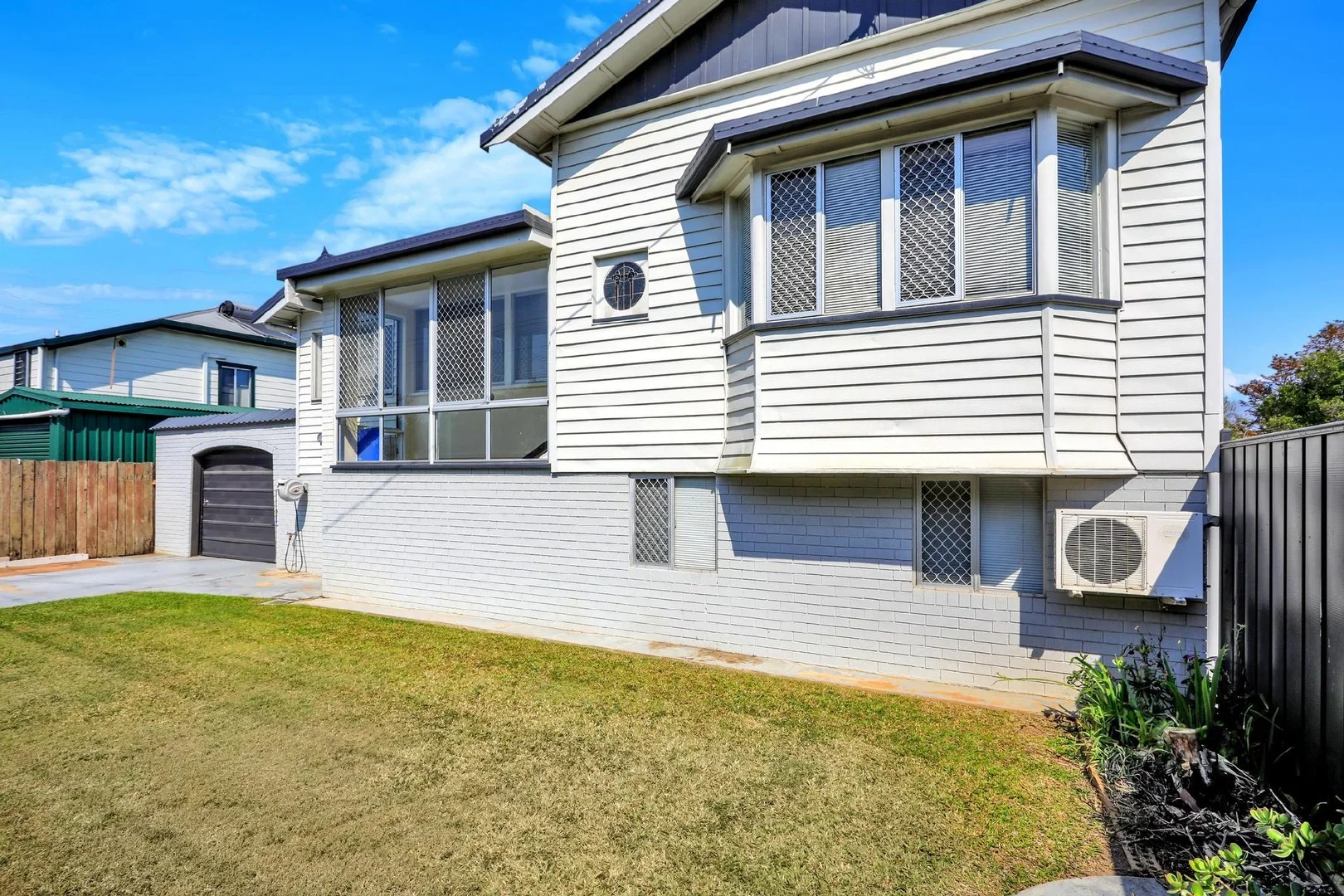 35 Hinkler Avenue (1/27)