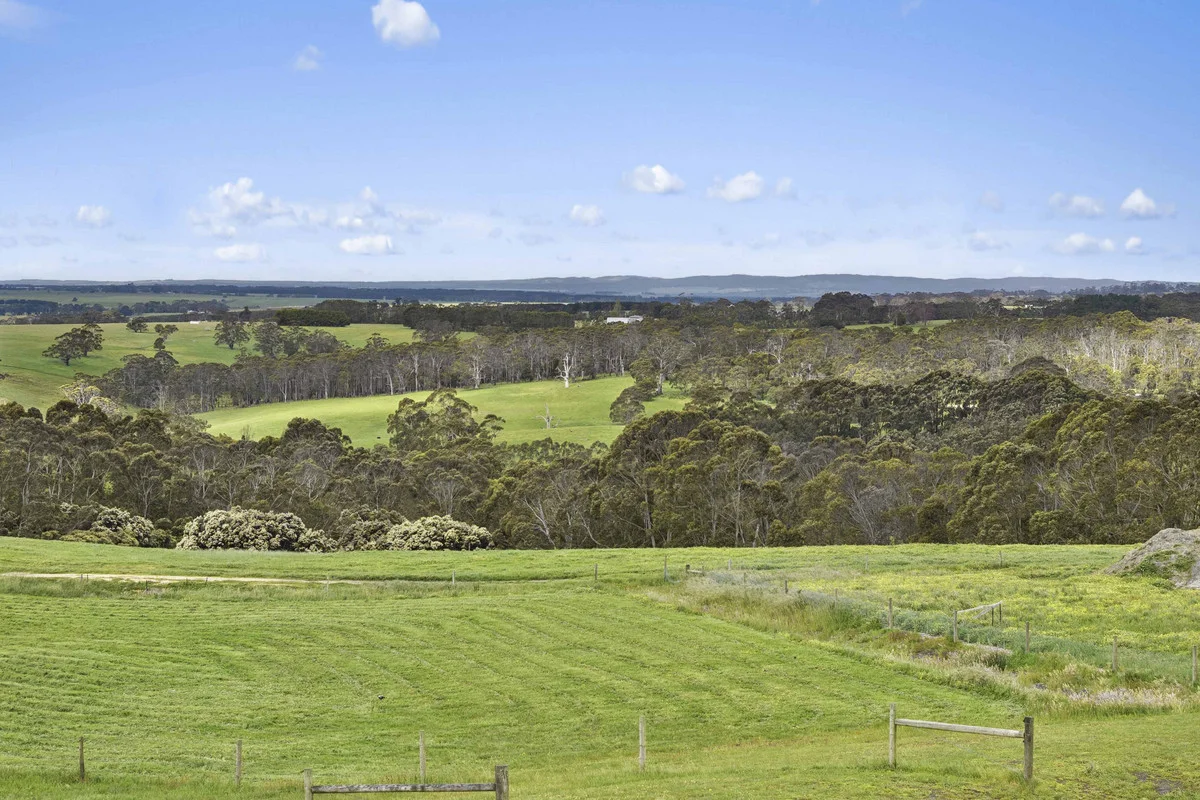 35 Kirriemuir Court - Image 2