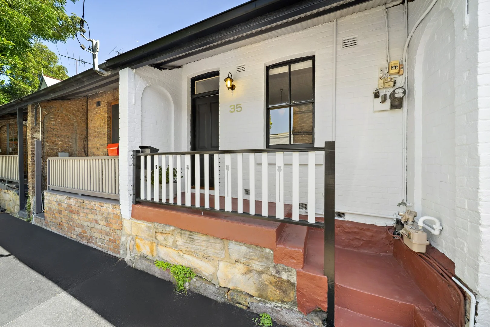 35 Mansfield Street (1/17)