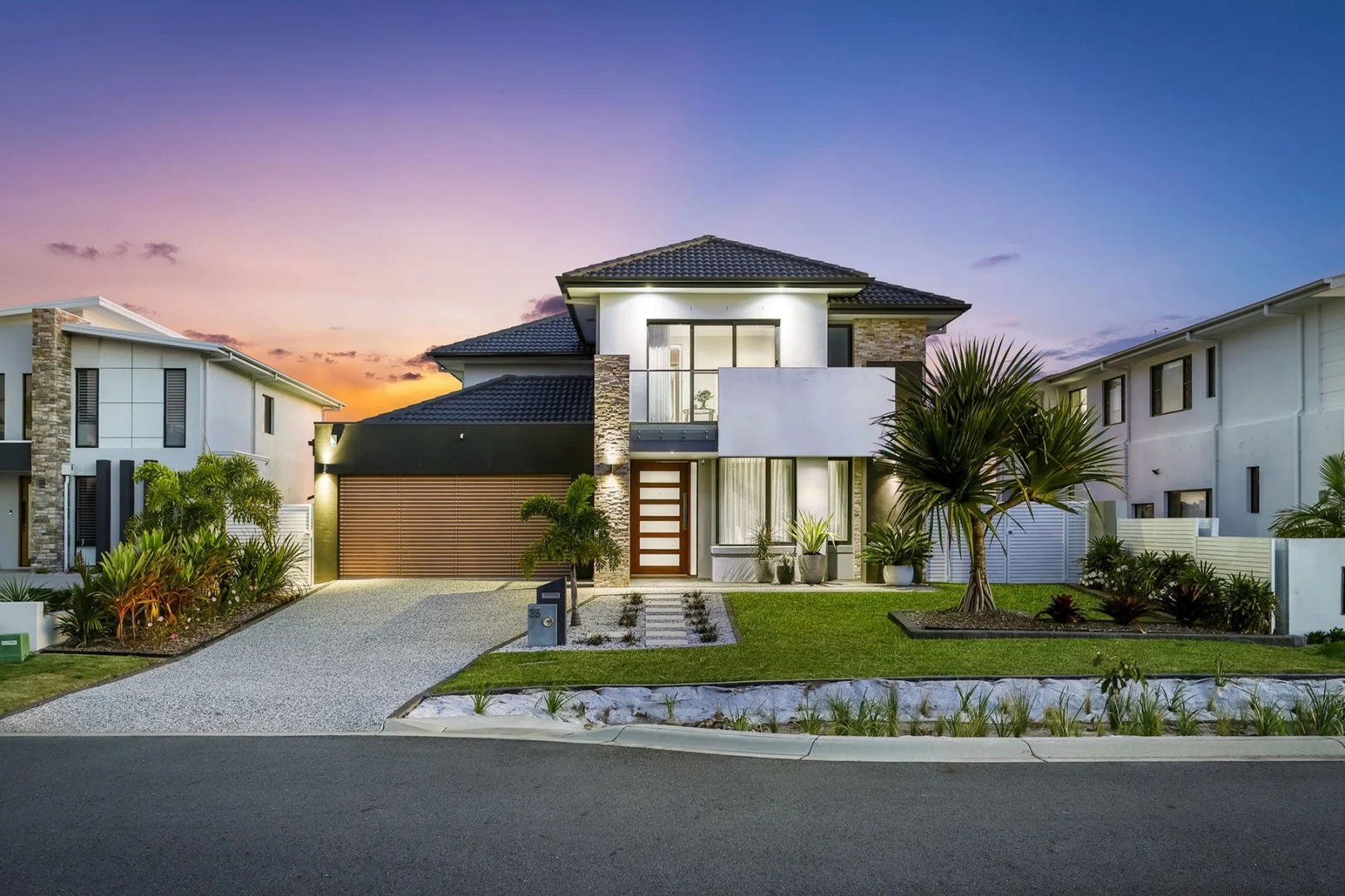 35 Poinciana Place (1/24)