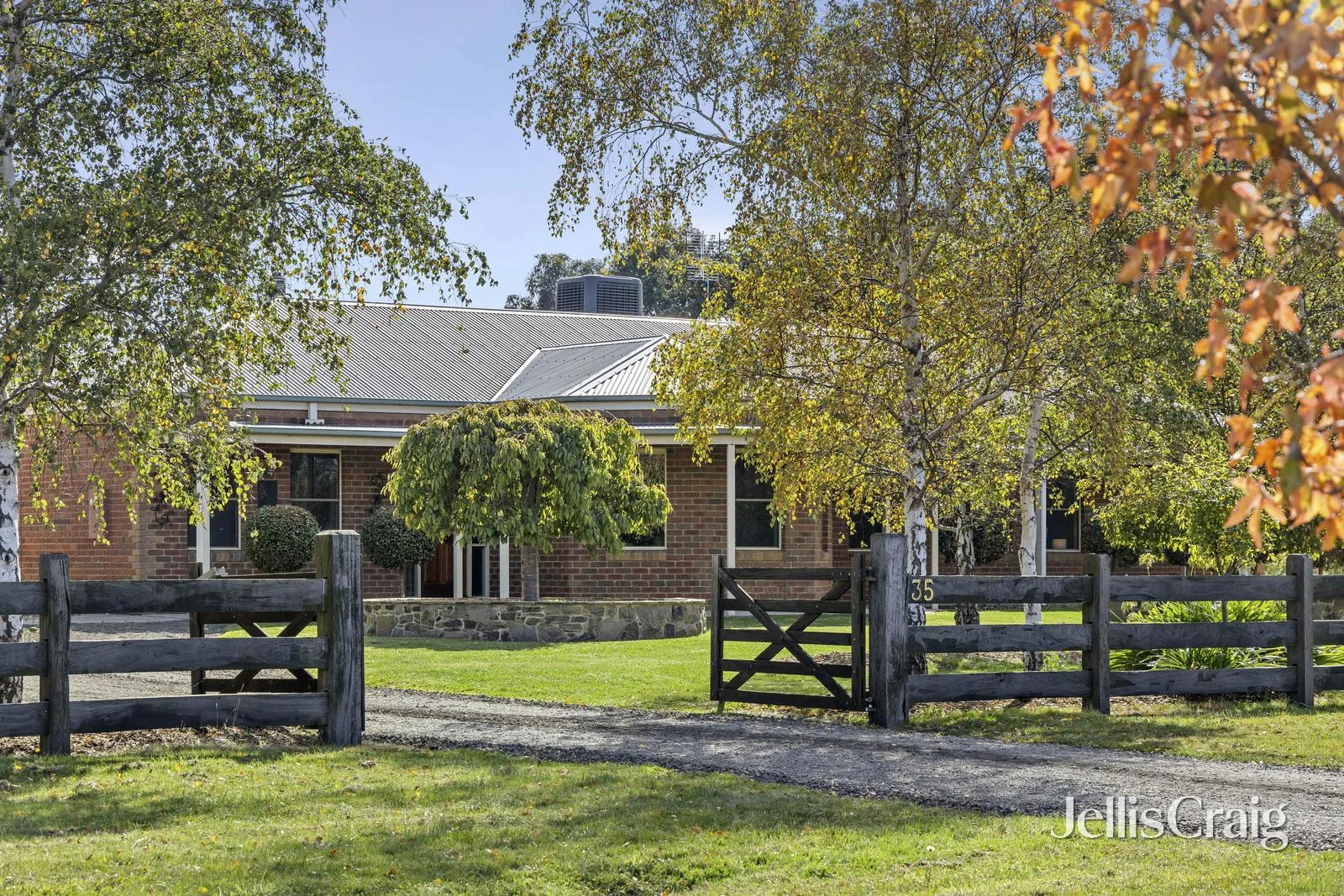 35 Trentham Road (1/38)
