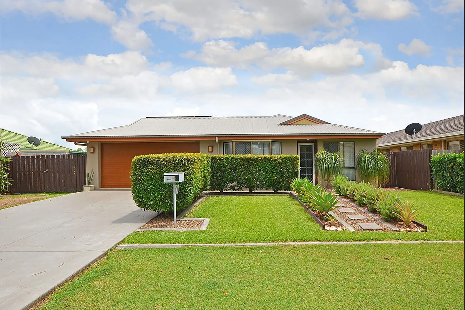 36 Chancellor Drive (1/18)