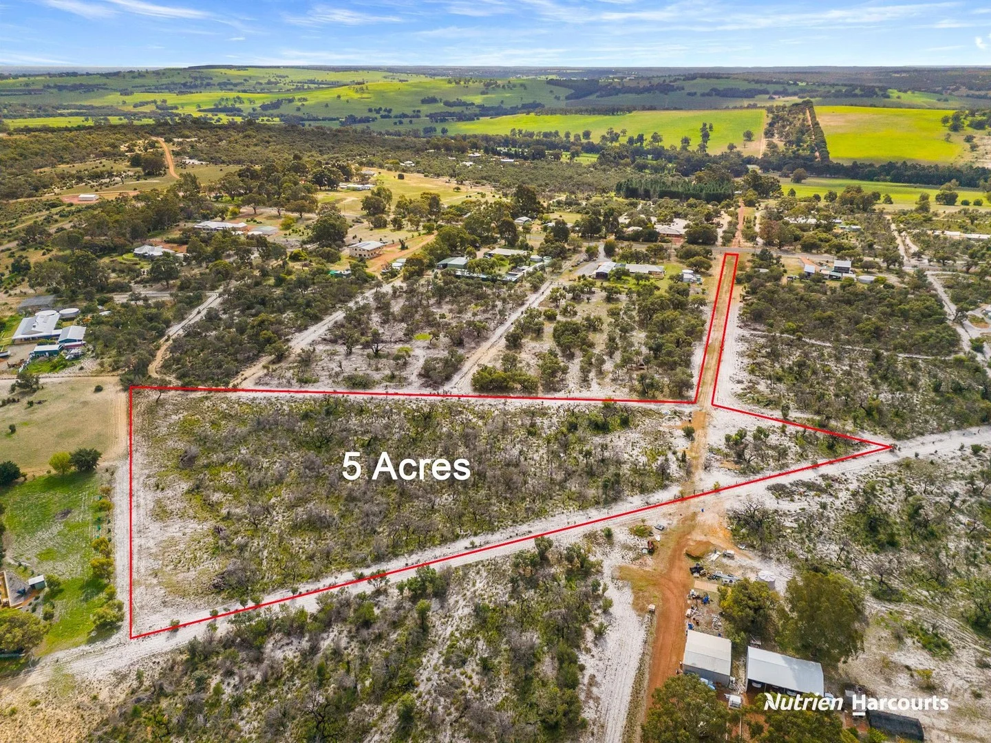 36 Crest View (Lennard Brook) (1/8)