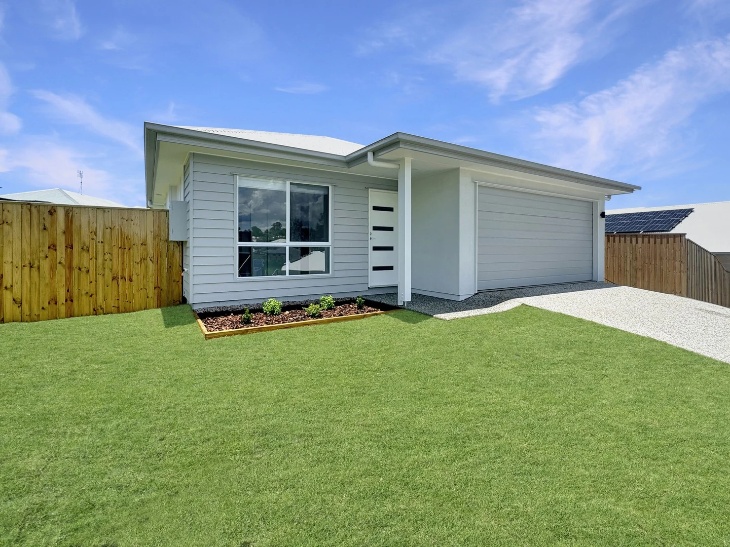 36 Kensington Drive (1/23)