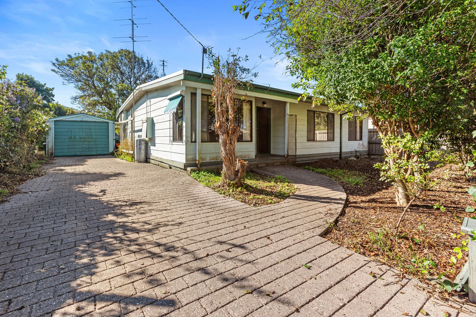36 Montrose Avenue (1/15)